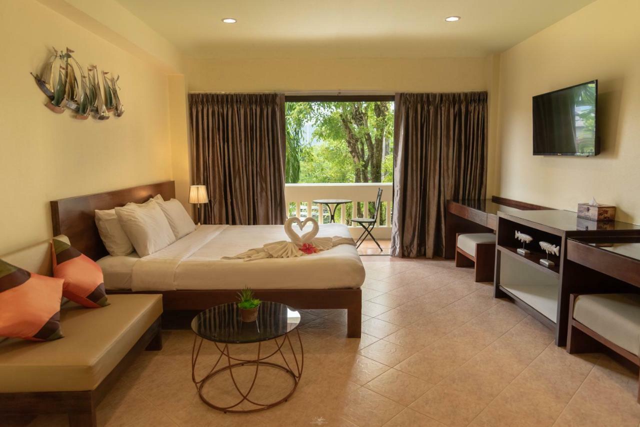 Park 38 Hotel - Sha Plus Phuket Exterior foto